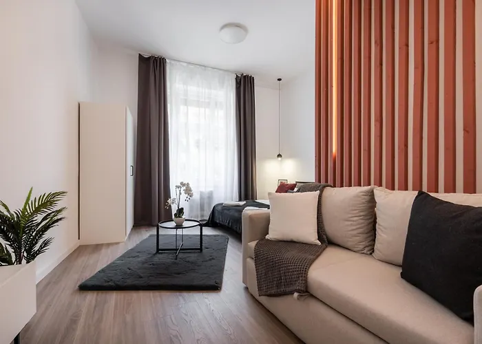 Downtown Amber Nest, Sky